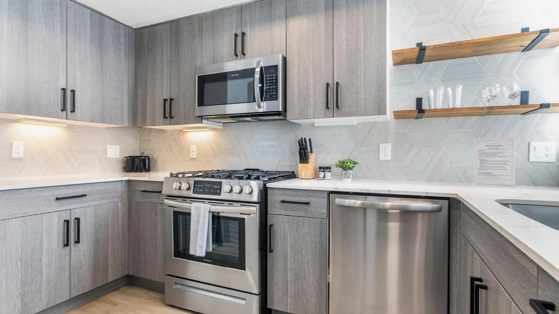 2Br Cozysuites At Kierland Commons With Pool #04 Скоттсдейл Апартаменты
