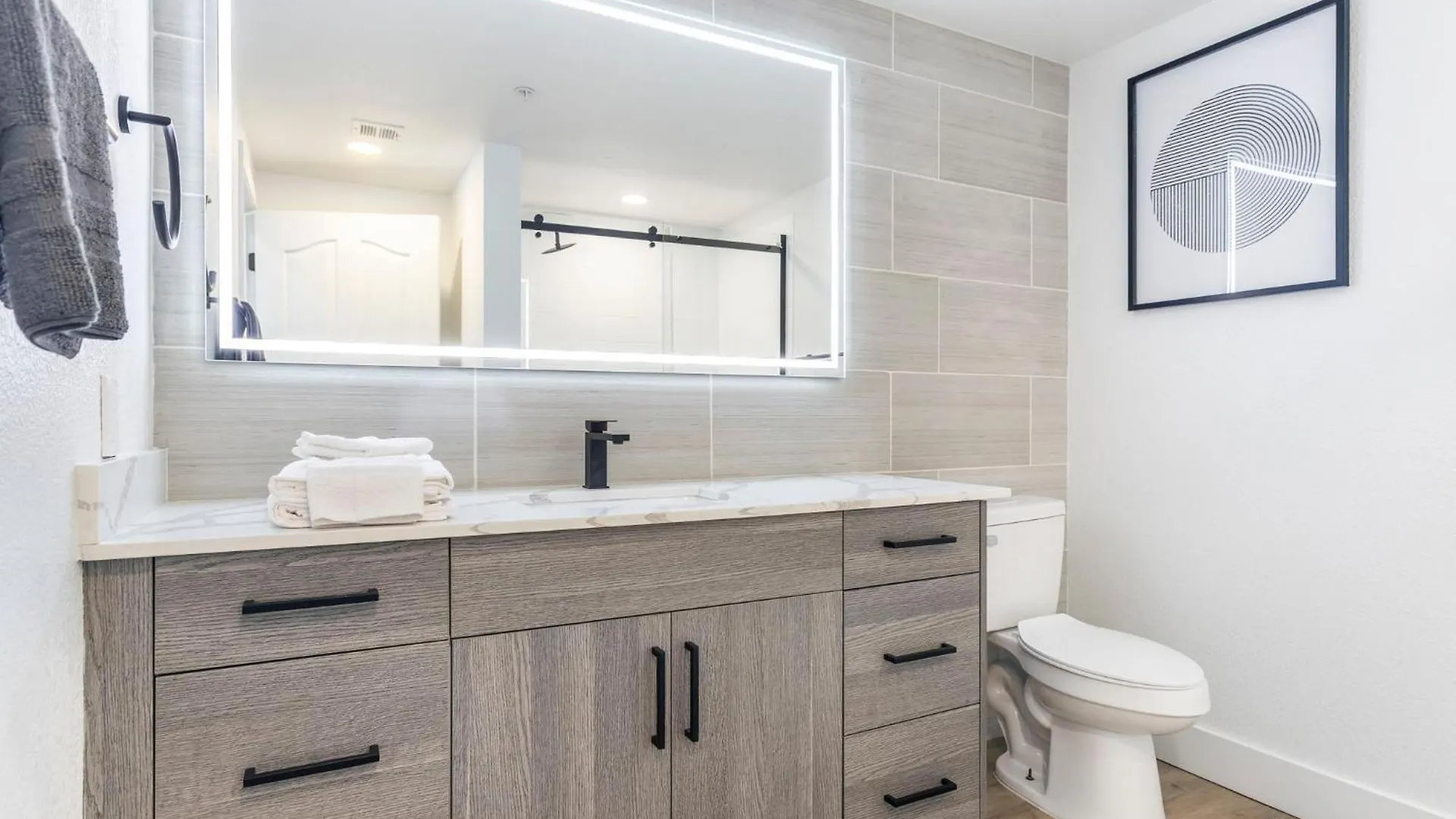 Апартаменты 2Br Cozysuites At Kierland Commons With Pool #04 Скоттсдейл